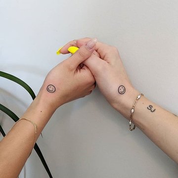 татуировка със смайл